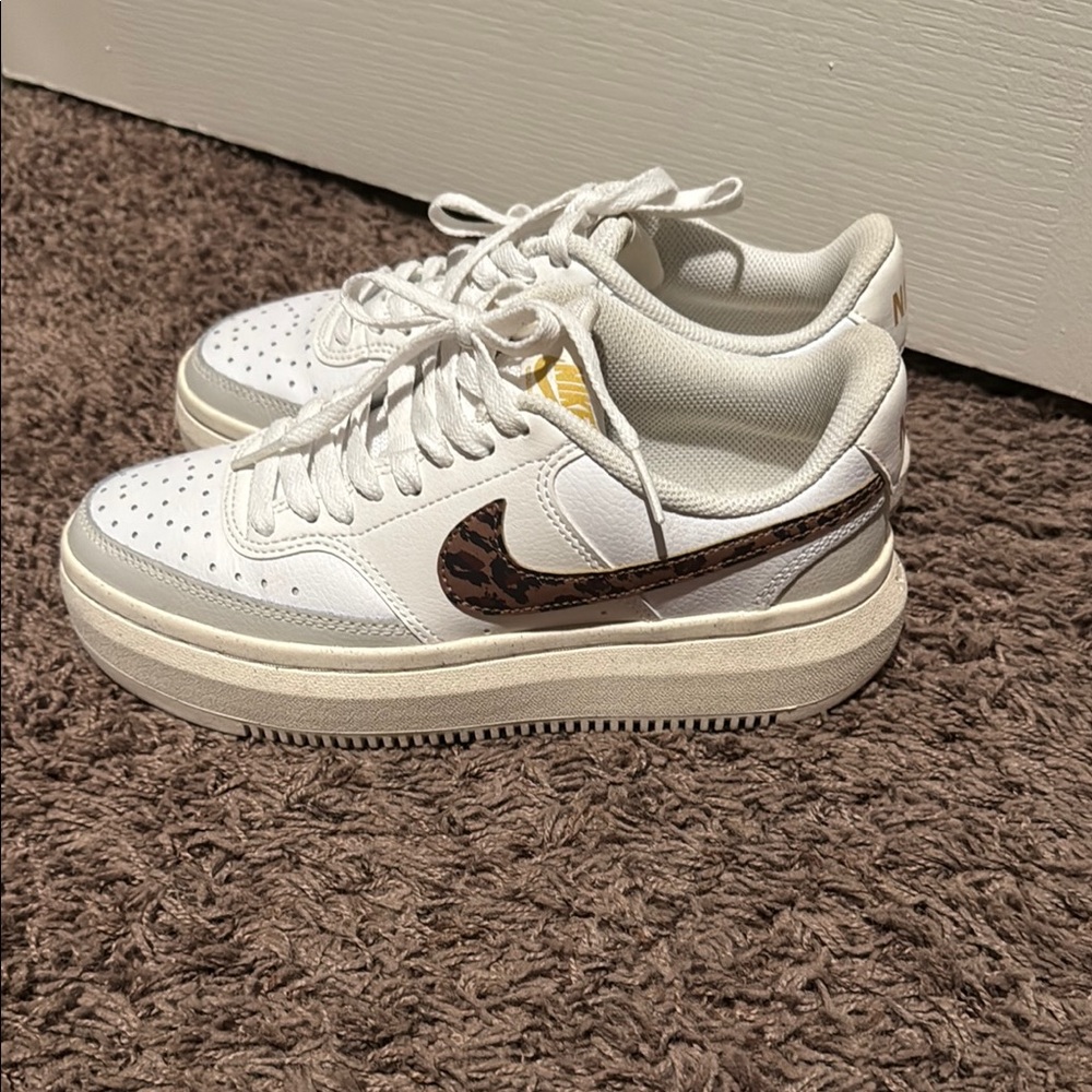 Nike White and Tan Sneakers with Patterned Swoosh